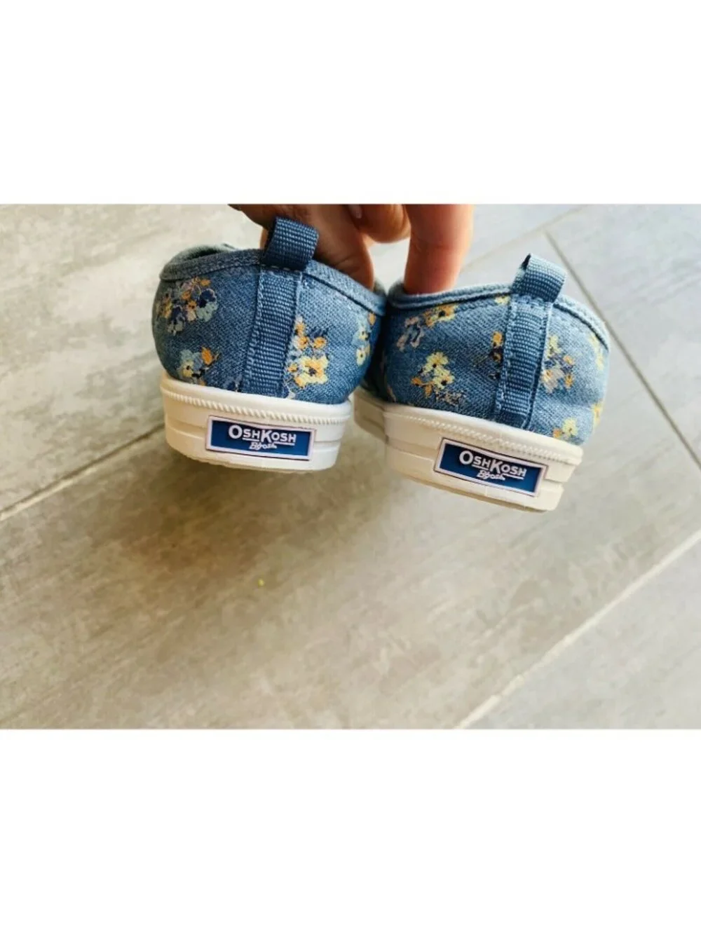OshKosh B'Gosh Chambray Blue Floral Bow Slip On Shoes WORN ONCE Baby Girl Size 6